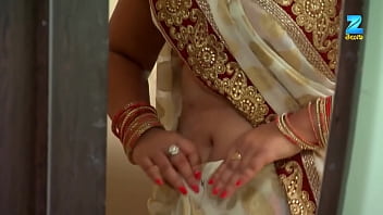 Hindi Serial Actress Deep and Hot Navel Show