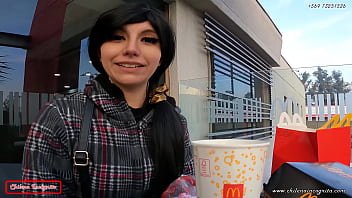 Famosa Youtuber latina va al McDonald y termina con salsa sobre ella - "ES MUY GRANDE, METEMELO TODO" - TRAILER