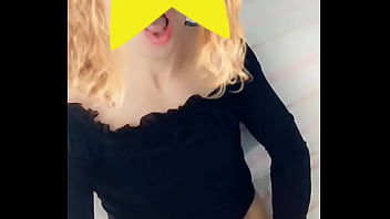 blonde rubbing clit