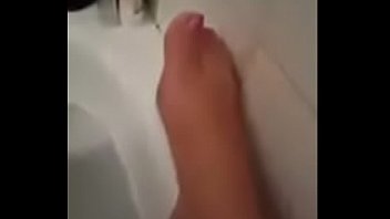 Girl shows her sexy body in the bathtube